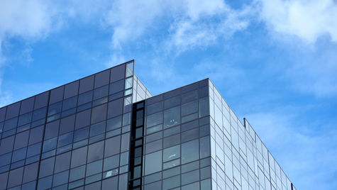 Ontario business owner meeting with a commercial lease lawyer to review a lease agreement before signing
