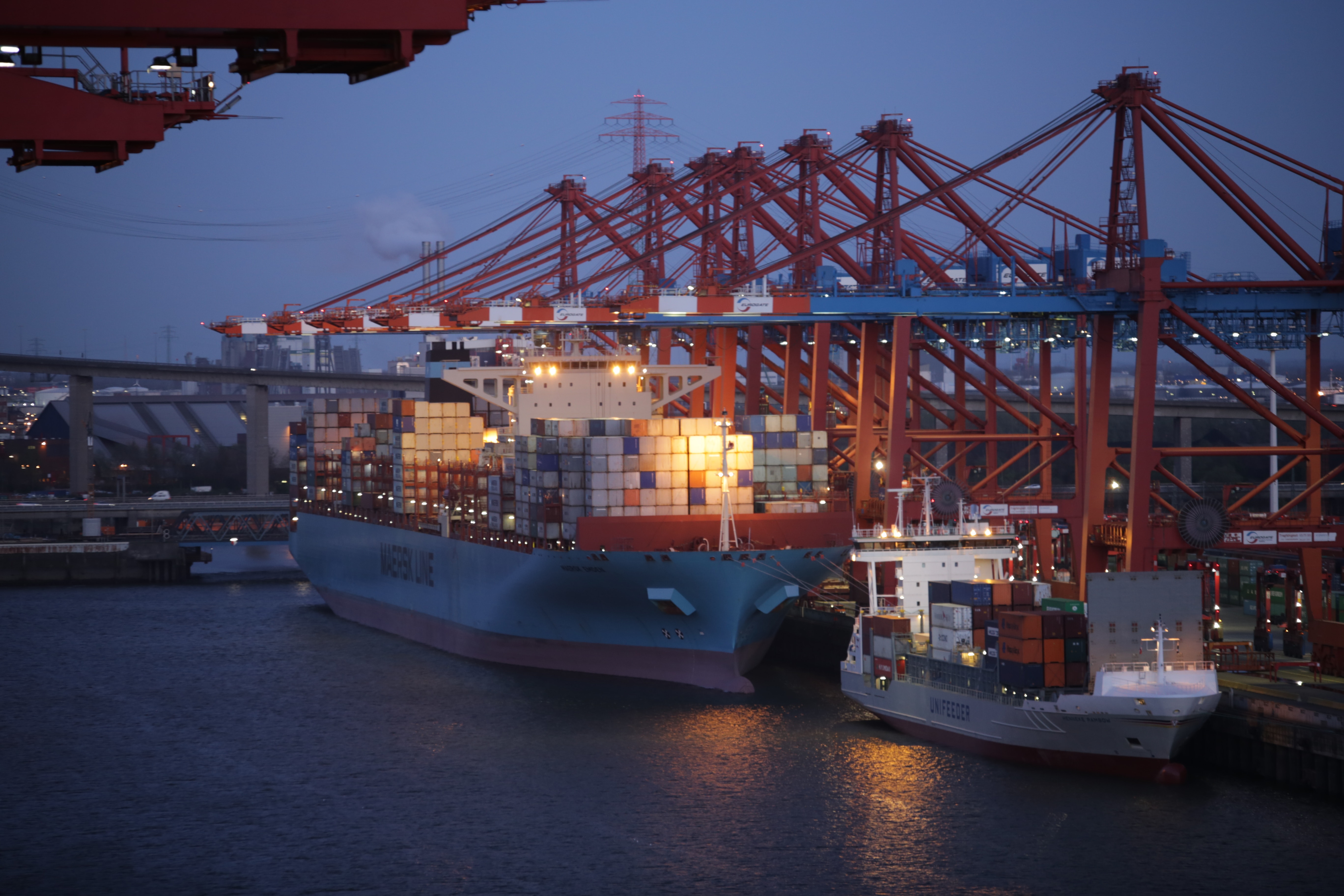 Embracing the AI Revolution in Modern Ports