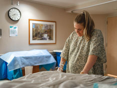 28. August - Eine Frau, wenn sie gebiert, so hat sie Traurigkeit;...