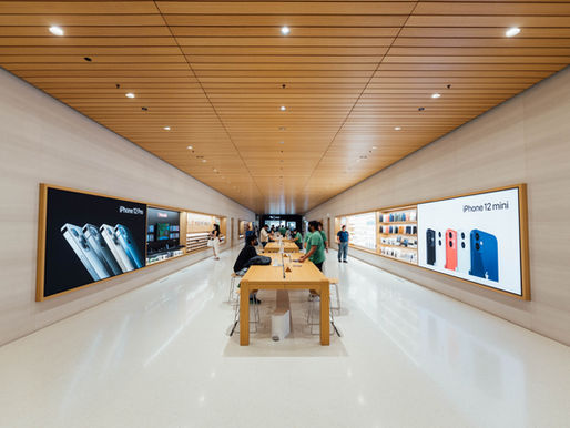 Custom light boxes: the key element to make your brand stand out in commercial spaces