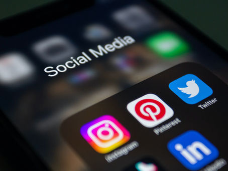 Time for a Digital Detox: Scrub Your Feed, Cleanse & Feed Your Mind