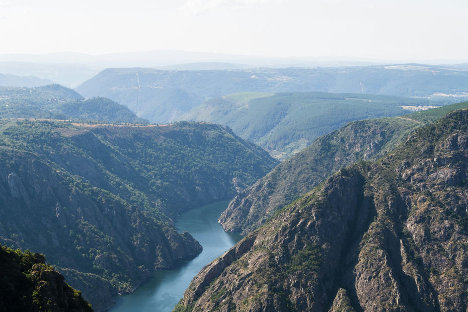 Where to Stay in the Ribeira Sacra in November: Monasteries, Canyons and Wine Country Hotels