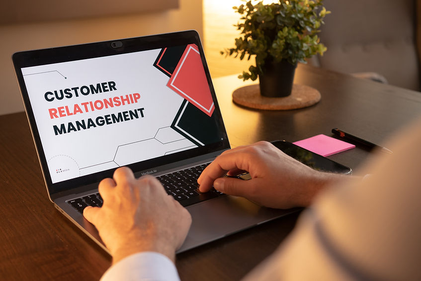 How do you keep your customers loyal? There is a lot of potential to develop customer loyalty by studying what happens between customer meetings.