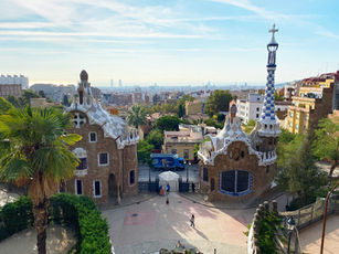 Discovering the Magic of Park Güell: A Colorful Escape in Barcelona