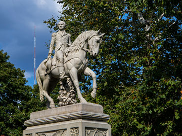 Statue of George Washington