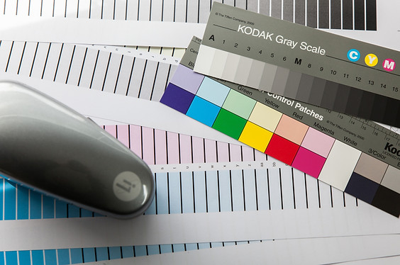 nuancier de couleurs et outils pour impression