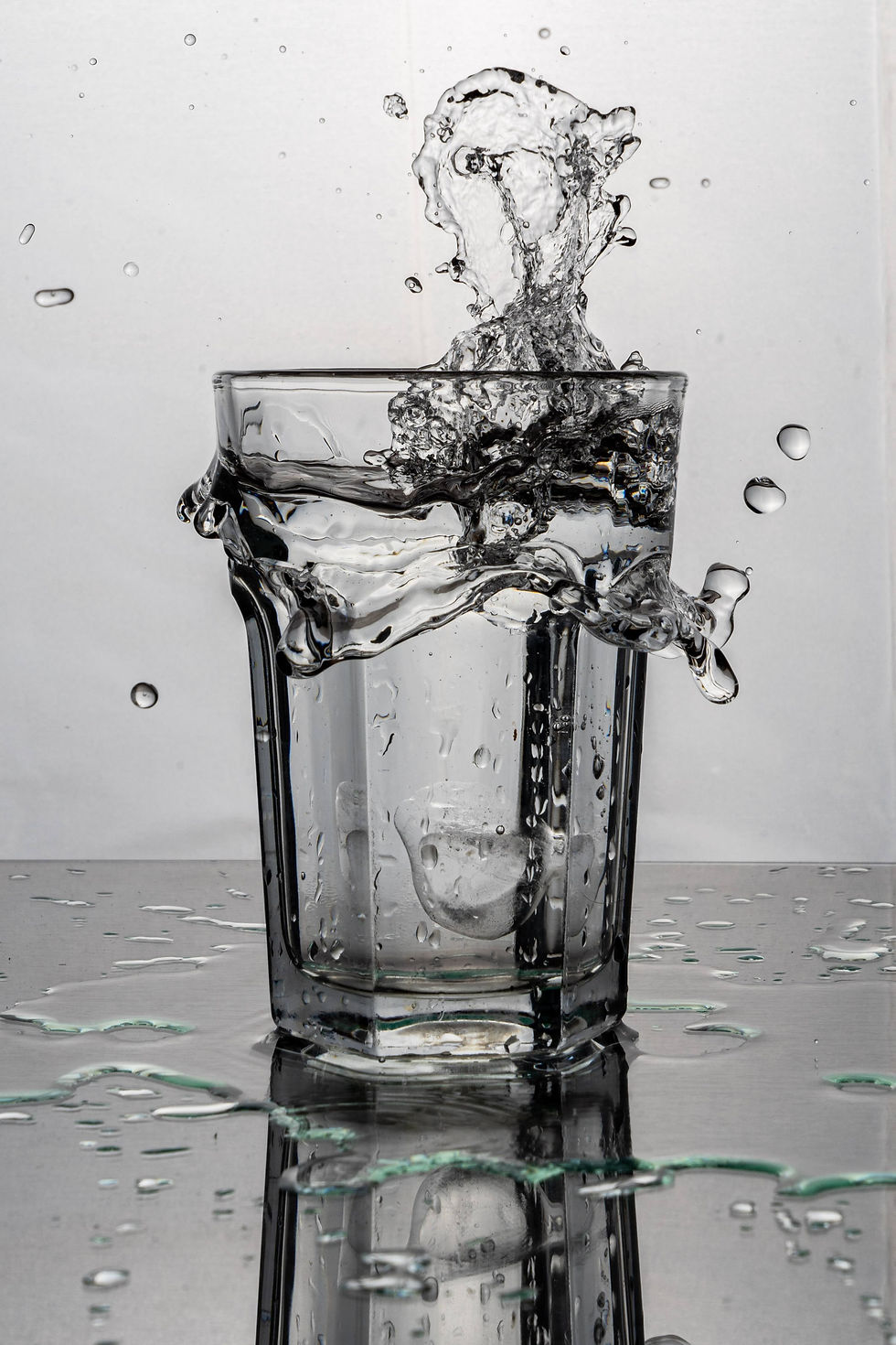 Bluedrop and Boomerang Launch On-Site Water Bottling System for Hospitality
