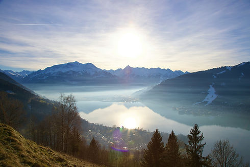 Zell am See long-distance private transfers to Hallstatt, Munich, Lake Como, Venice, and European alpine destinations with MYEUTAXI