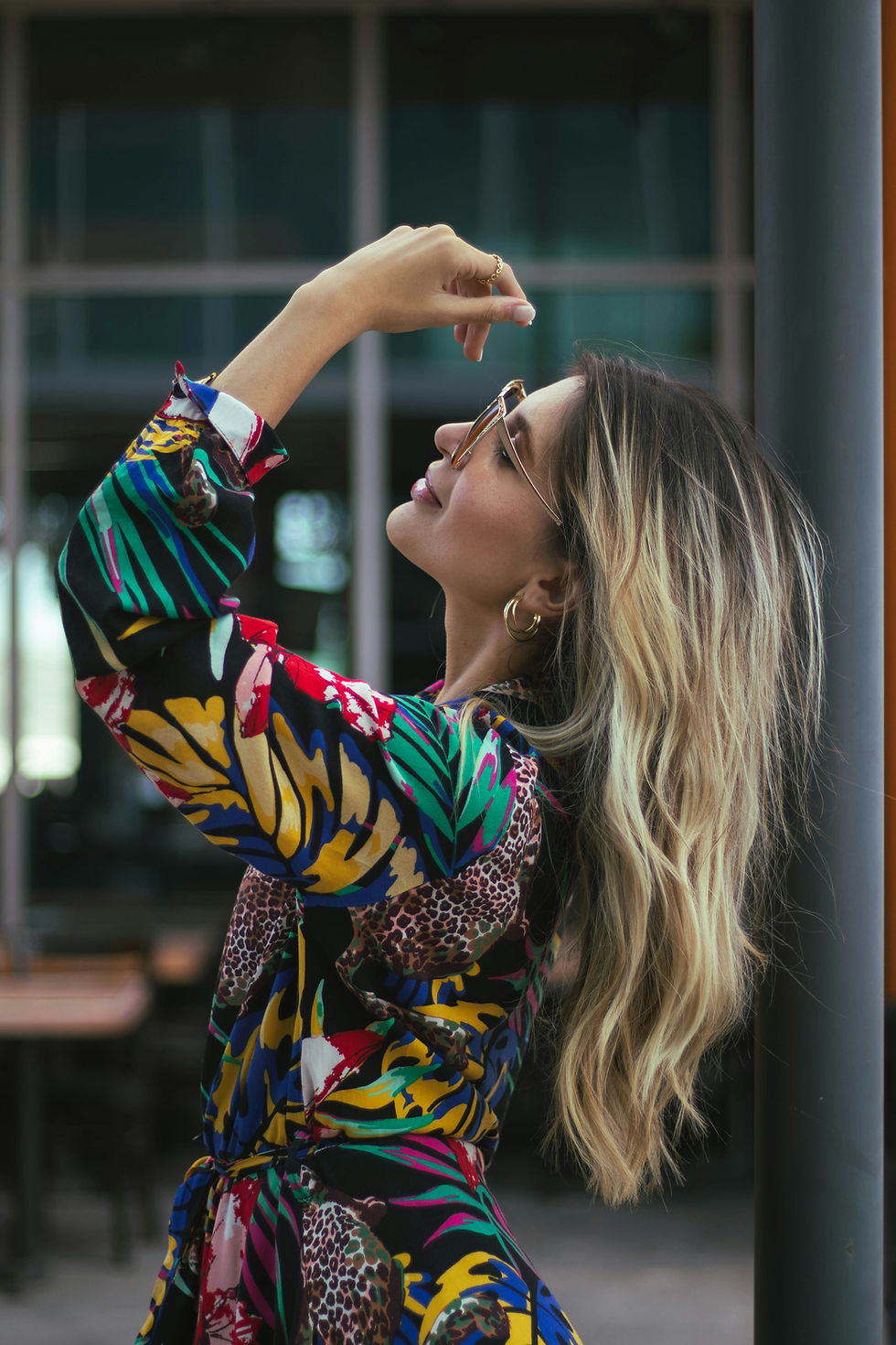 Thumbnail: Bright dress