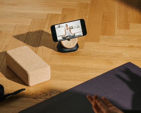 Which virtual wellness service offers personalized coaching sessions?