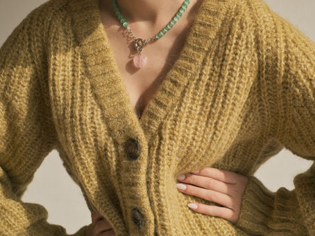 Cara Menyimpan Cardigan Rajut Wanita agar Tahan Lama