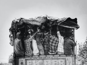¿Te discriminan tus connacionales en el extranjero?
