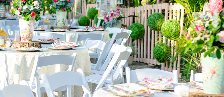 How to Throw the Perfect Summer Gathering with Food, Cocktails & Style