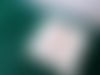 Étiquette de vêtement symbolisant l’identité, les valeurs et la construction consciente du leadership féminin moderne