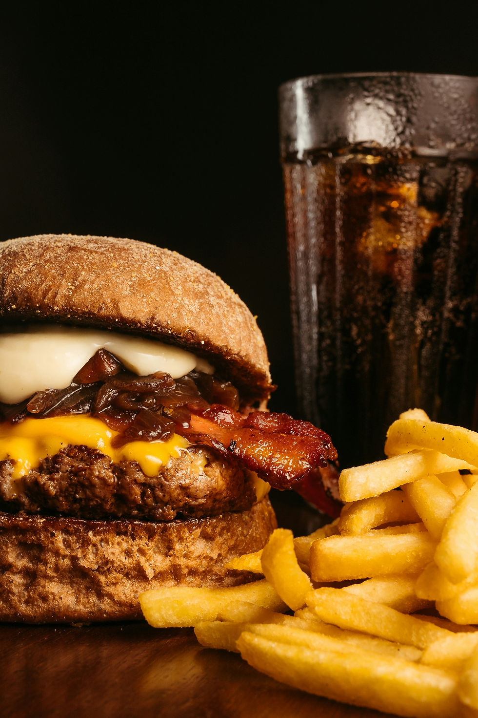 L'acidose se nourrit de hamburger avec fromage, frites et coca . De quoi flamber l'inflammation.