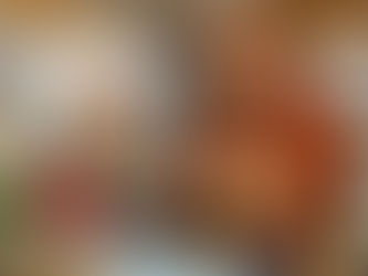 une mère et sa fille en train de préparer à manger dans une cuisine