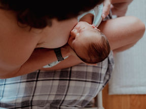Breastfeeding & Bodyfeeding in Action