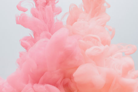 Pink graphic design on grey background - Image by Pawel Czerwinski