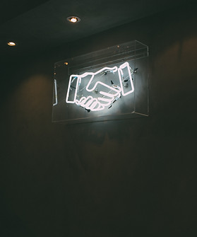 Image by charlesdeluvio