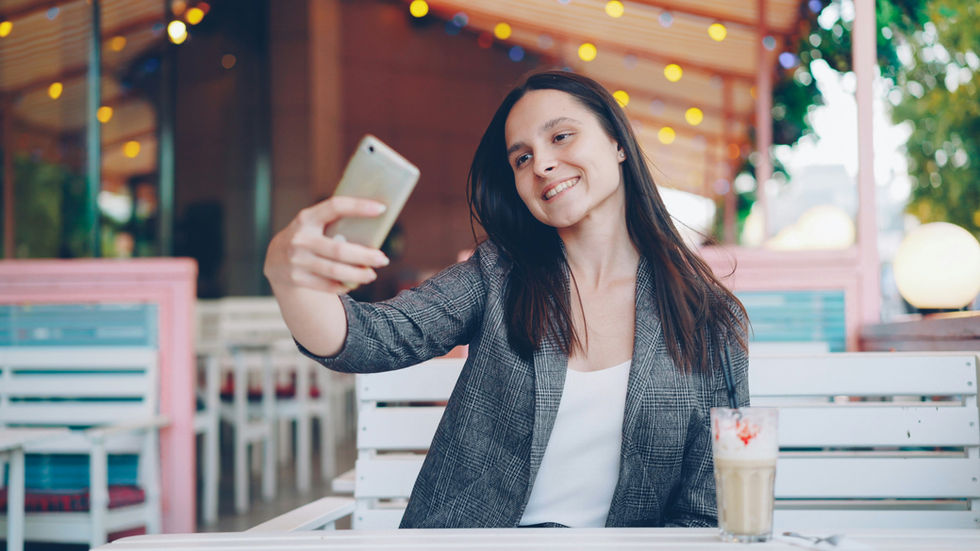 Wer redet hier eigentlich? Selbstkommunikation im Netz und was sie mit unserem Gehirn macht.