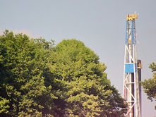 Shell to cut hundreds of jobs in oil and gas exploration