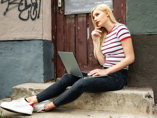 How to Be Successful: 7 Negative Thoughts That Are Holding You Back