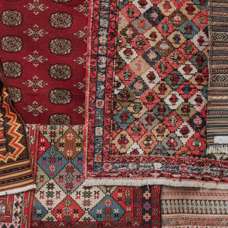 Custom Rugs vs. Ready-Made Rugs: Which One’s Right for You?