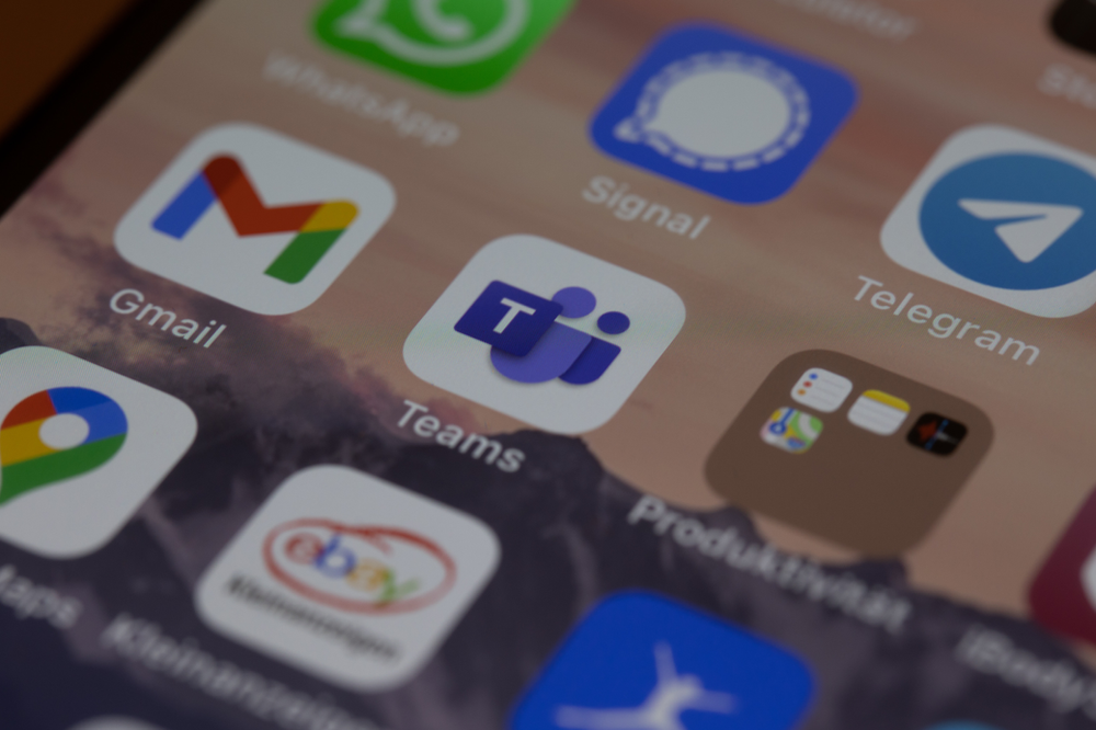 Image of apps on a device with Microsoft Teams in the middle