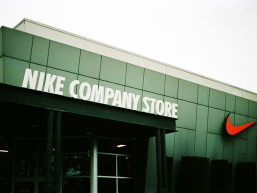 The Power of Corporate Branding: Merging Digital and Offline Advertising Strategies