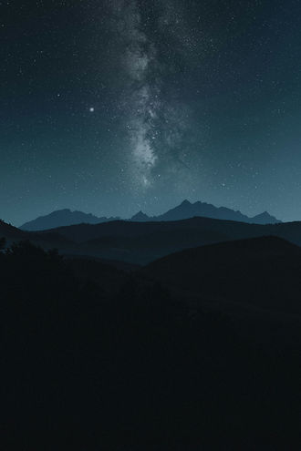 Image by Filip Kvasnak
