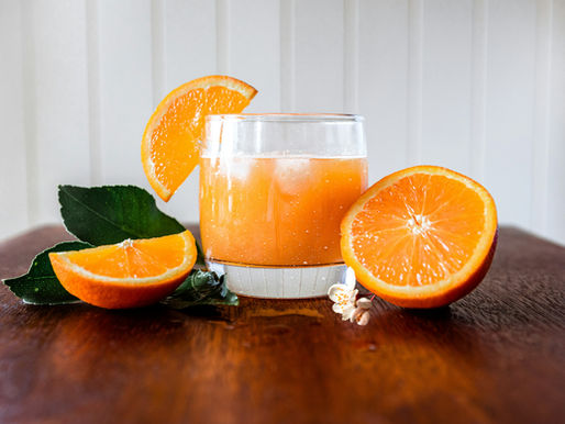 copo de suco de laranja