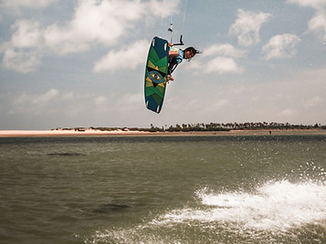 Kitesurfing in Kalpitiya