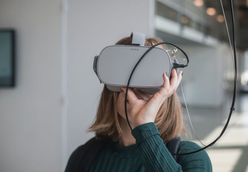 The Rise of Virtual Celebrations: Navigating Festive Season in a Connected World