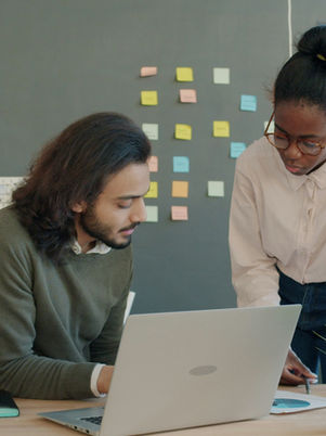 Important roles of Data Analyst and Data Engineer in businesses