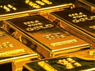 Vyf verdagtes is vas oor gesteelde goud en platinum