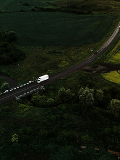 Caminhões autônomos podem estrear nas estradas já em 2027 com apoio da Amazon