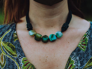 How to Wear Malachite Jewelry: Metal Choice, Styling Tips, and Gemstone Synergy