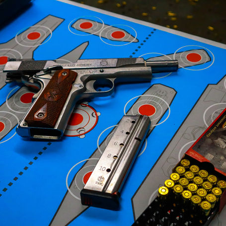 Massachusetts implementa nueva ley de seguridad de armas con requisitos de capacitación más estrictos y proceso digital