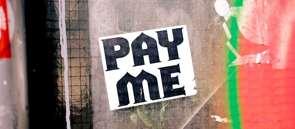 A pay me sign