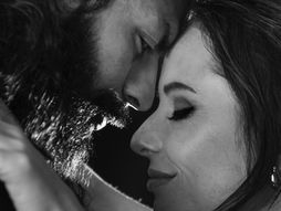 El arte de acompañar: cuando el amor deja de sostener y empieza a escuchar