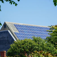 Energia solar assume liderança histórica nos Estados Unidos e redefine o mapa das renováveis