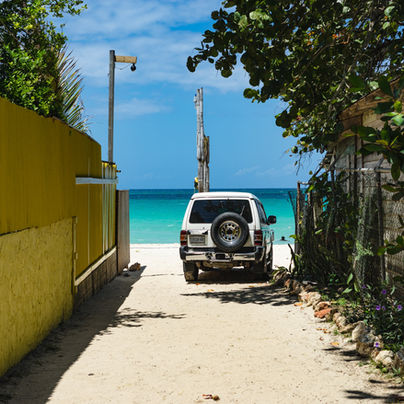 How to Drive in Jamaica: A Comprehensive Guide for Tourists