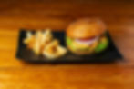 Hamburguesa hawaiana con papas