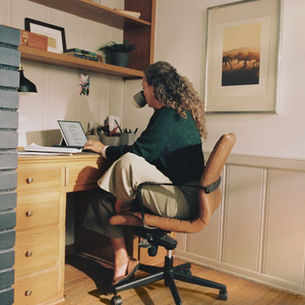 elle cherche des clients sur le web