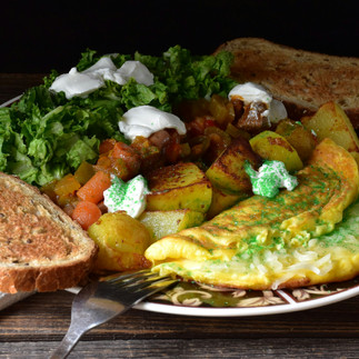 omelet with spinach and toast