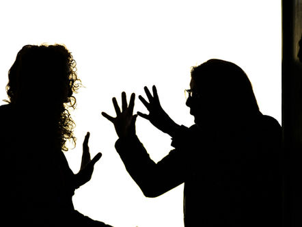 CONFLITOS FAMILIARES E SAÚDE MENTAL