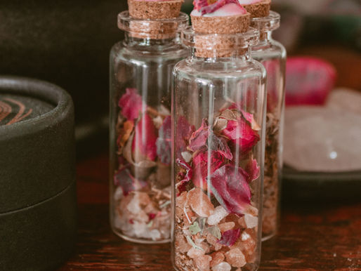 Incantesimi d’Amore: Rituali Potenti per Ritrovare la Passione e l’Armonia