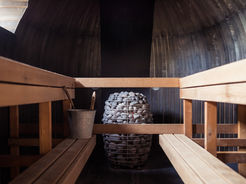 Sauna Special: Stop wearing this shit