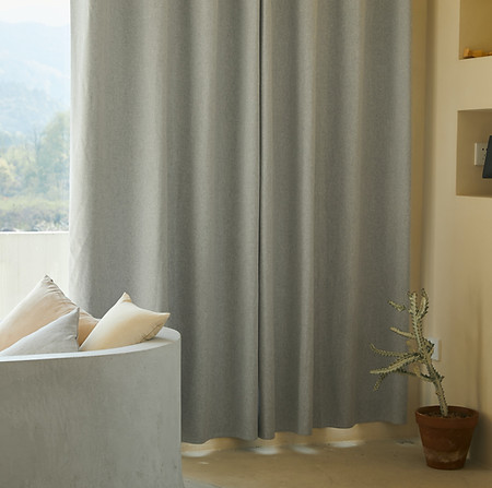 Schwere Vorhänge mit Bleiband werden professionell gekürzt – Vorhänge, Schals und Läufer in Maßanpassung