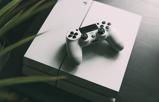 PS4 AND CONTROLLER